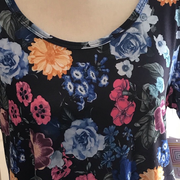 Lularoe tee shirt size large blue floral - Picture 3 of 5